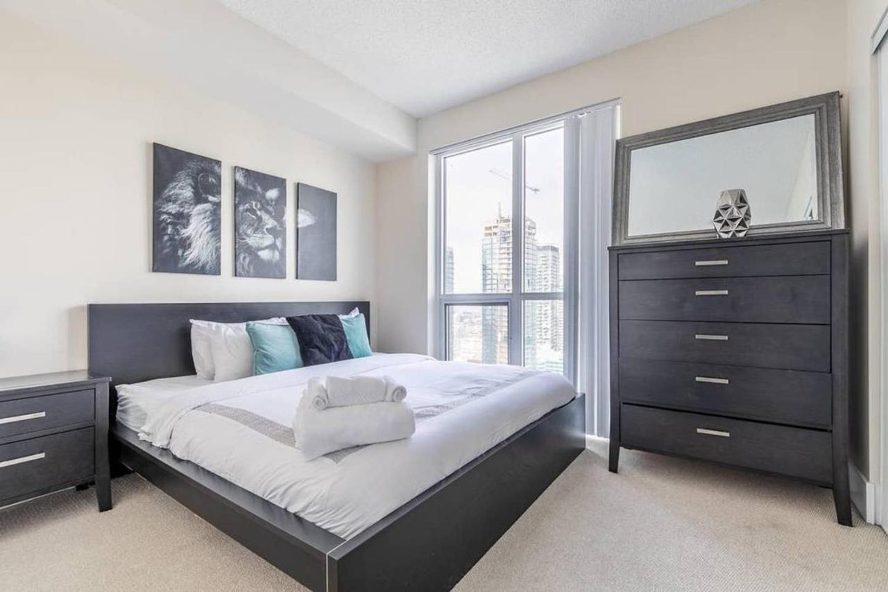 Stunning Views Of Downtown - Luxury High Rise With King Bed! Villa Toronto Exterior foto
