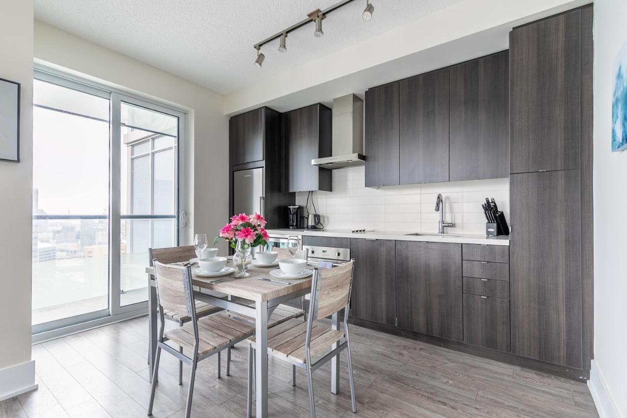 Stunning Views Of Downtown - Luxury High Rise With King Bed! Villa Toronto Exterior foto
